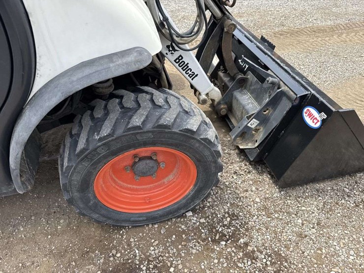 2006-bobcat-5600-tool-cat-image-11
