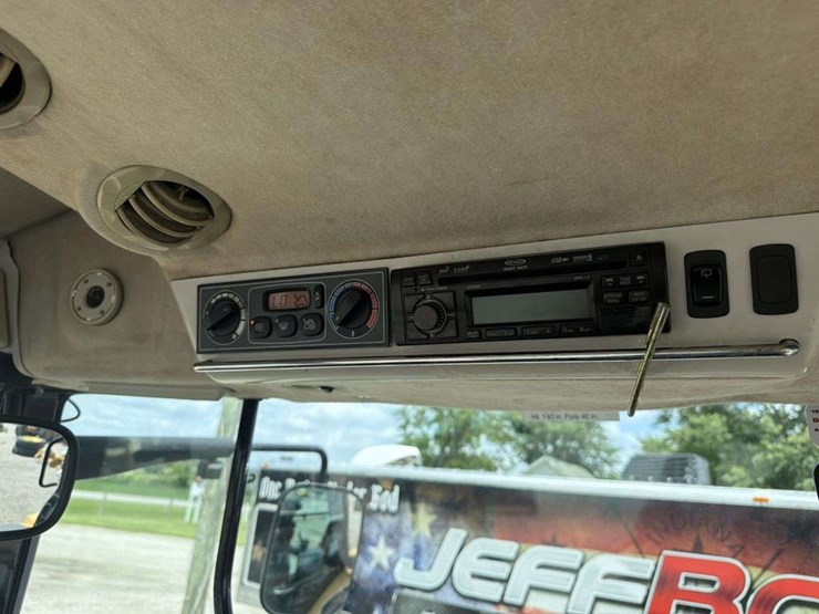 2010-challenger-mt645c-image-21