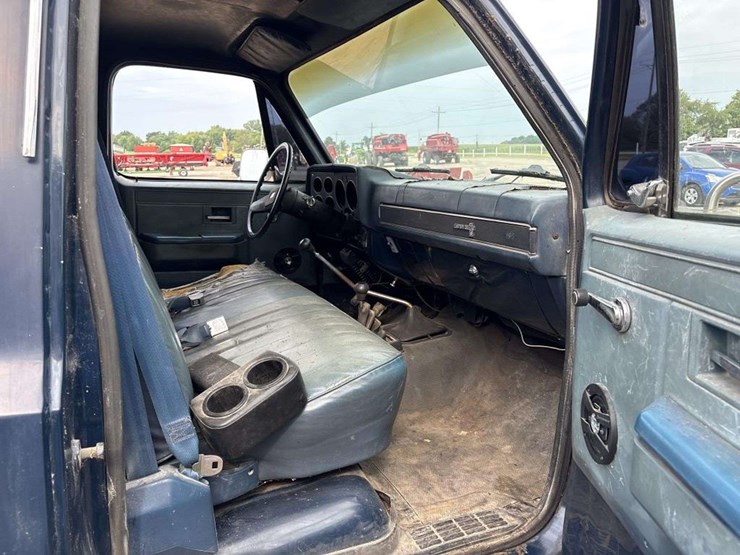 1986-chevrolet-custom-deluxe-20-image-15