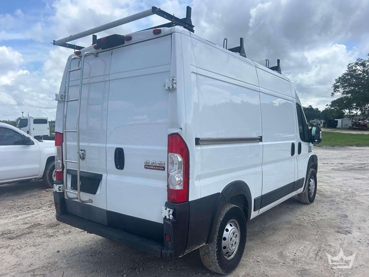 2016-ram-promaster-1500-image-3