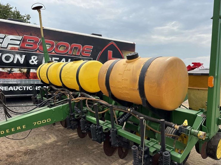john-deere-7000-image-6
