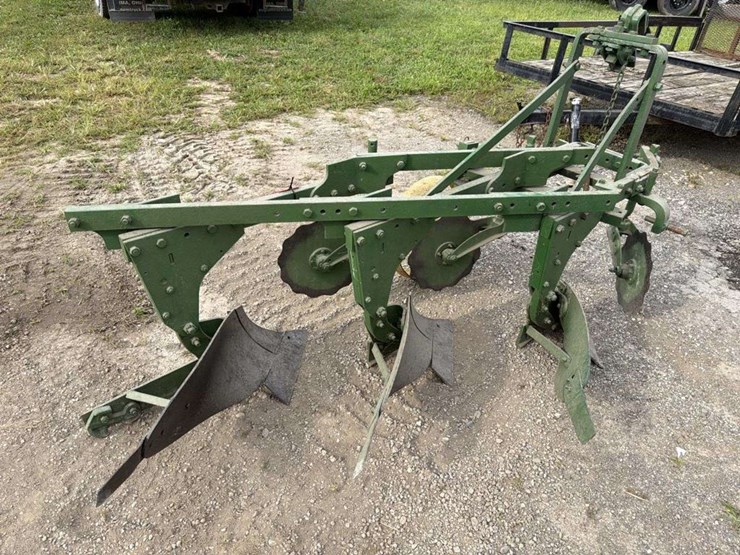 john-deere-813-image-1