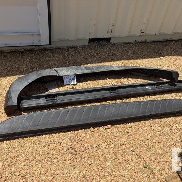 DODGE RAM DIFFUSER & RUNNING BOARDS