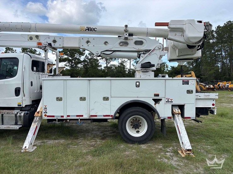 2020-freightliner-m2-106-image-34