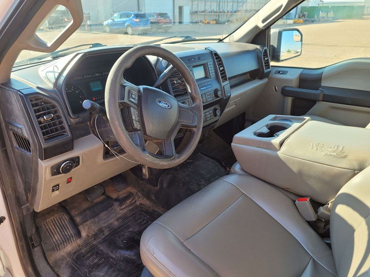 2017-ford-f150-image-13