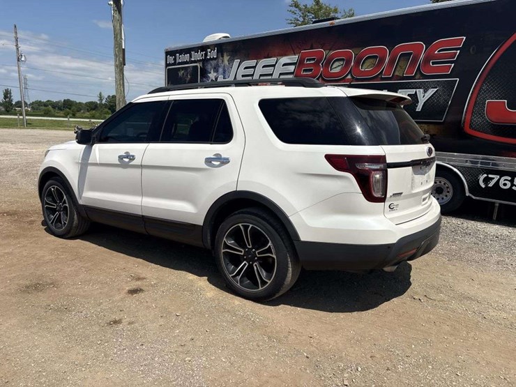 2014-ford-explorer-image-2