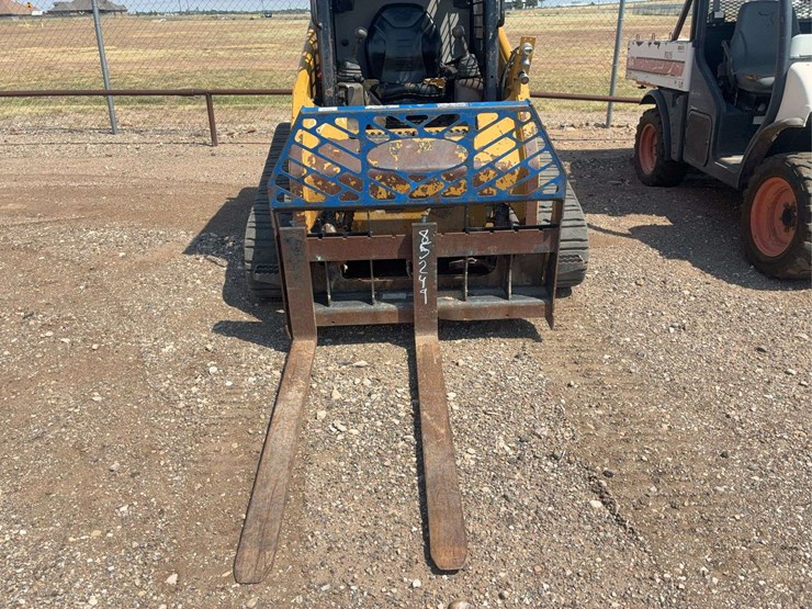 caterpillar-247b-image-11