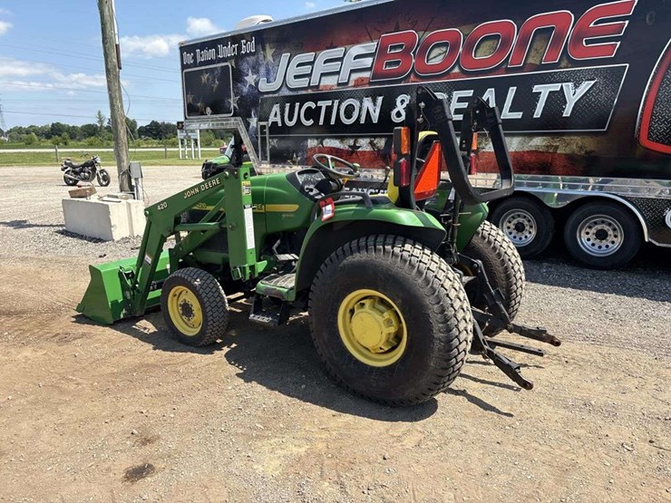 john-deere-4210-image-2
