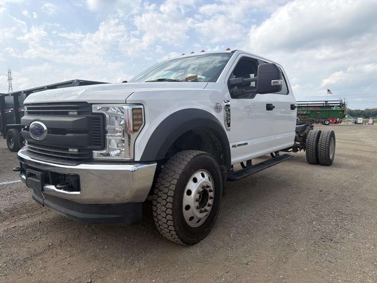 2019-ford-f550-xl-image-1