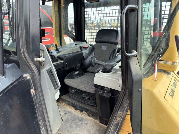 caterpillar-d6n-lgp-image-15