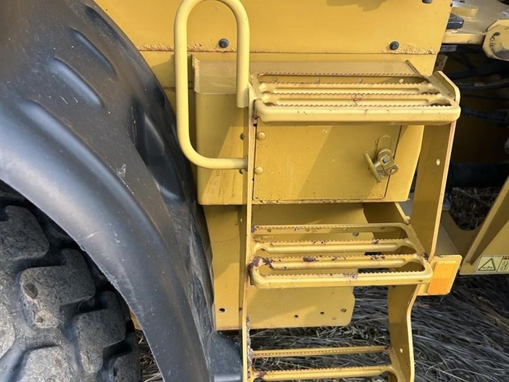 2015-caterpillar-910k-image-47