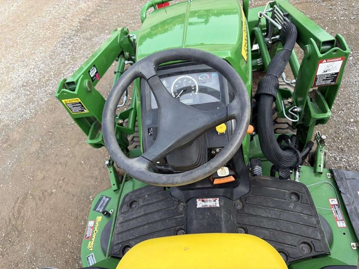 john-deere-1025r-image-22