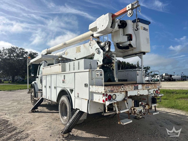 2014-freightliner-m2-106-image-4