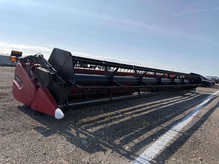 2011-case-ih-3020-image-1
