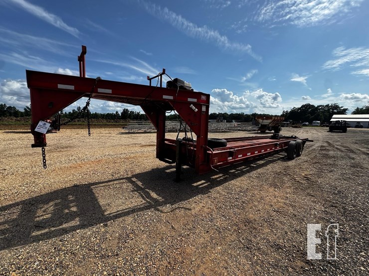 portable-building-moving-gooseneck-trailer-28'-image-1