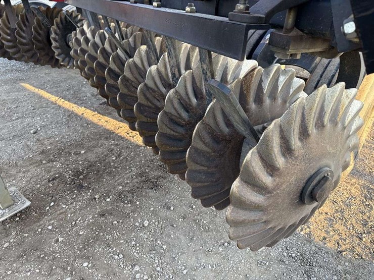 case-ih-330-image-21