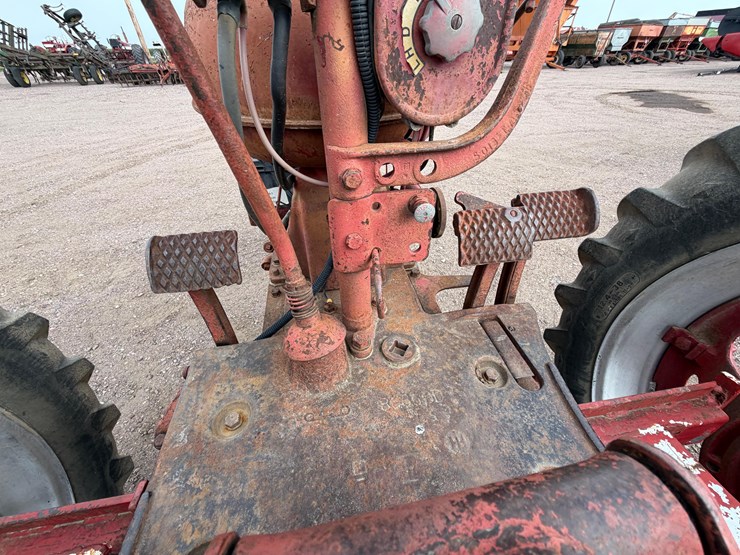 1948-ihc-farmall-h-tractor-image-25
