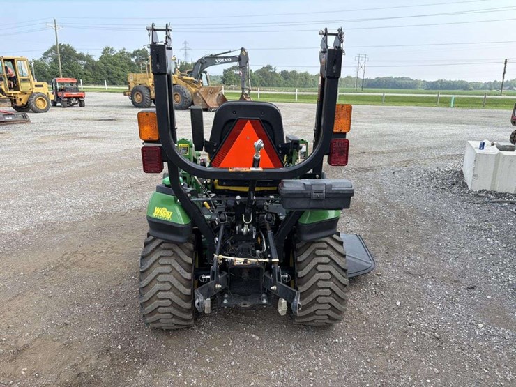 john-deere-1025r-image-4