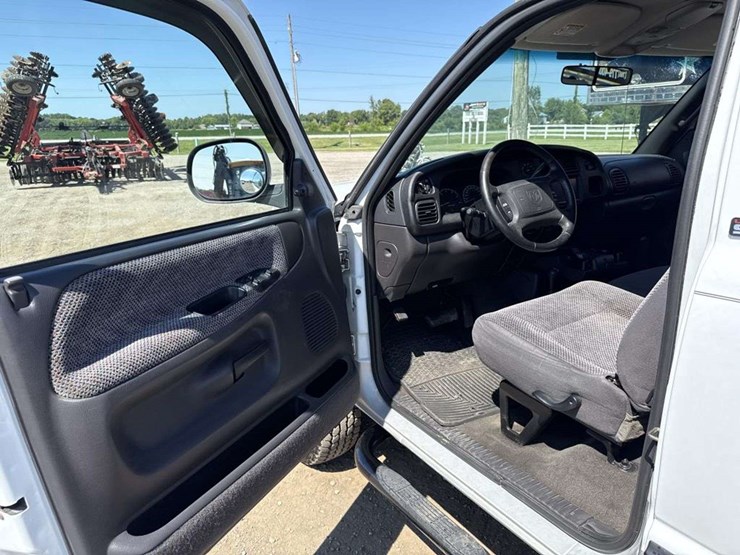 2001-dodge-ram-1500-image-14