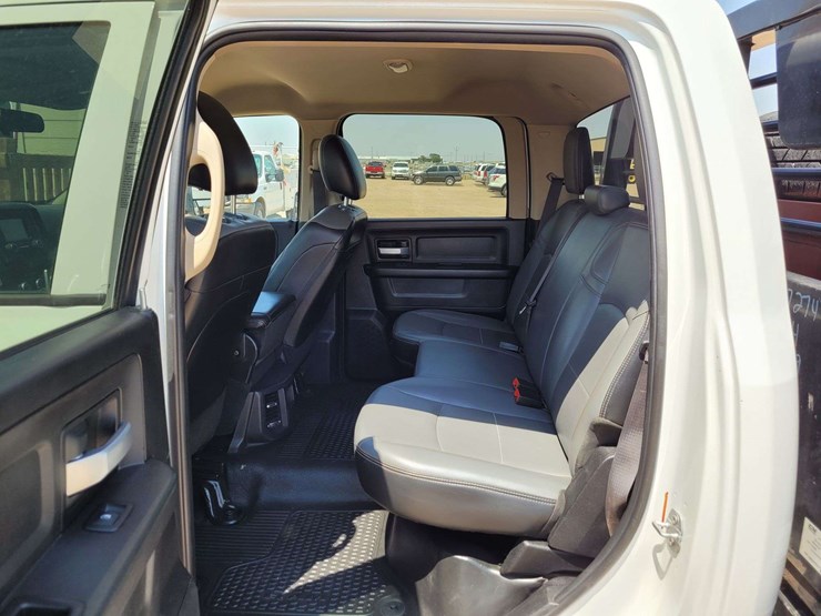 2019-dodge-3500-image-13
