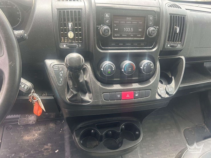 2016-ram-promaster-1500-image-21