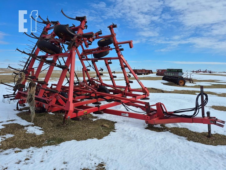 case-ih-4800-image-1