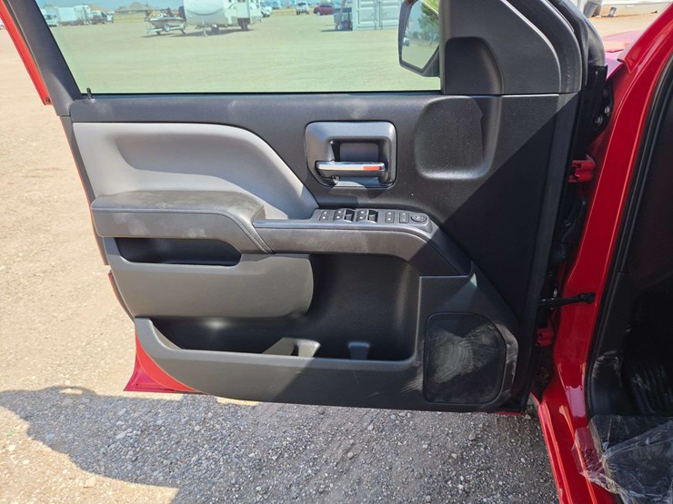 2015-chevrolet-silverado-1500-ls-image-12