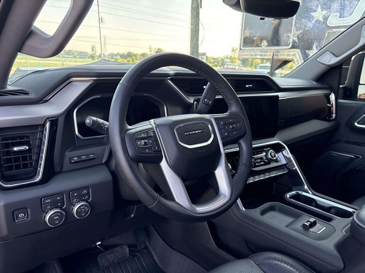2026-gmc-sierra-2500-image-35
