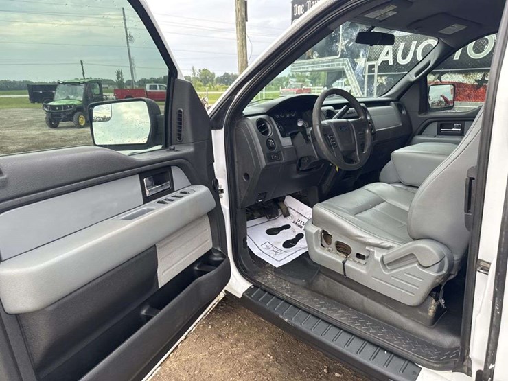 2014-ford-f150-xl-image-9