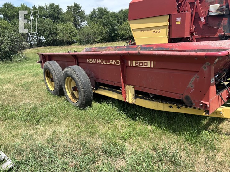 new-holland-680-image-3