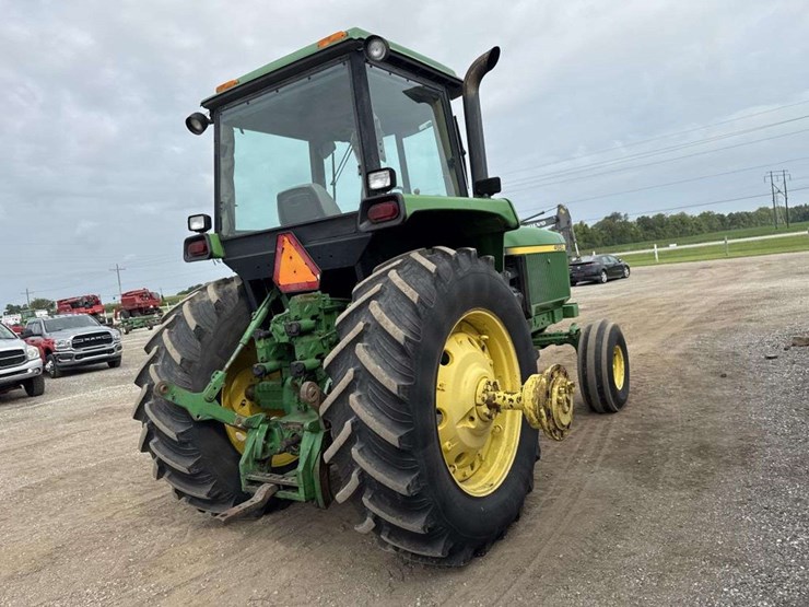 john-deere-4560-image-3
