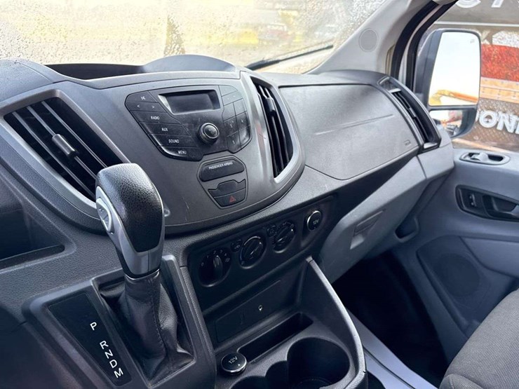 2015-ford-transit-image-11