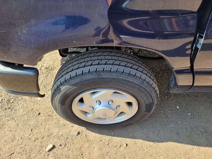 2013-ford-e150-image-13