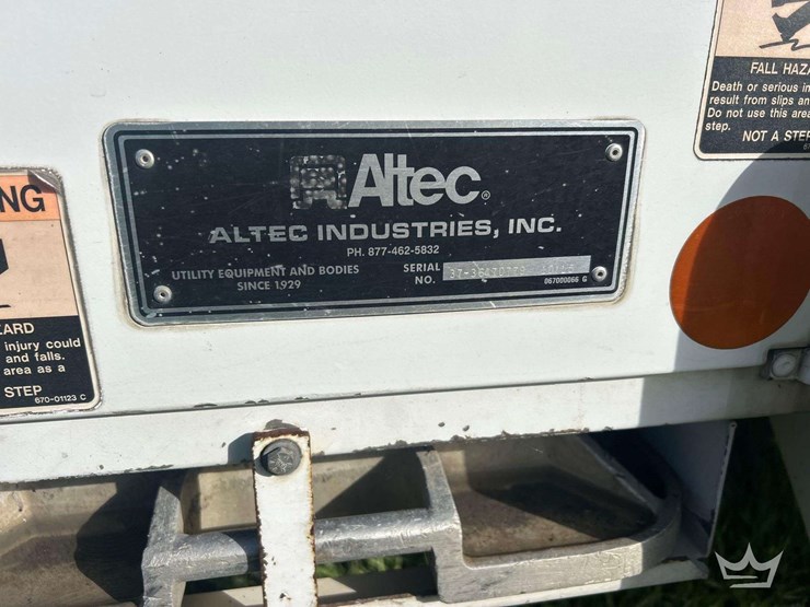 2016-freightliner-m2-106-image-59