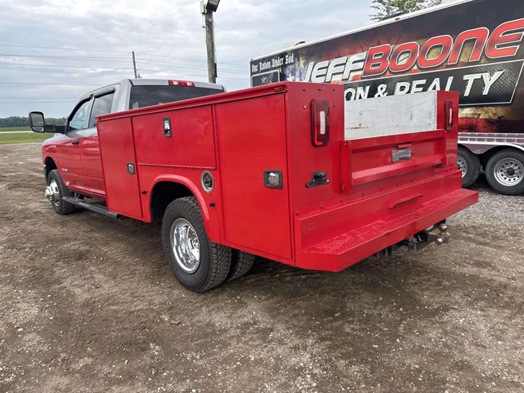 2019-dodge-ram-3500-image-2