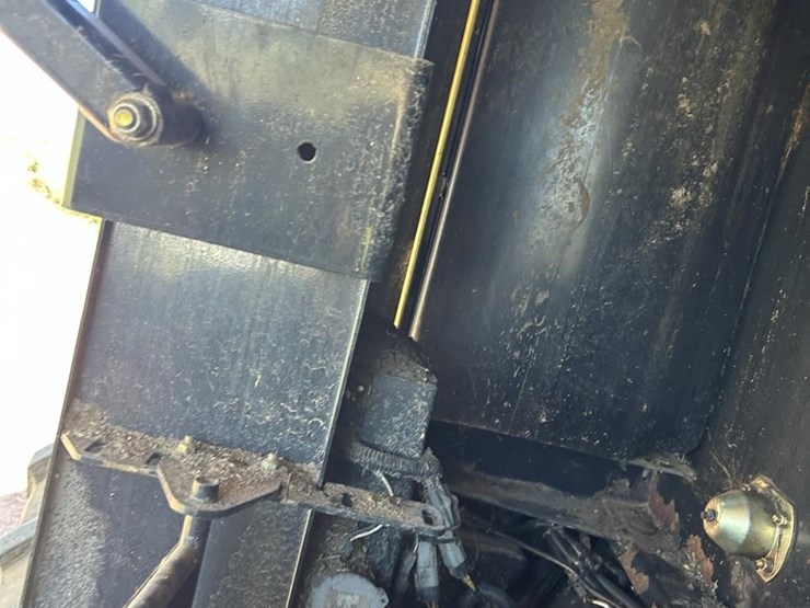 2013-new-holland-cx8080-image-44
