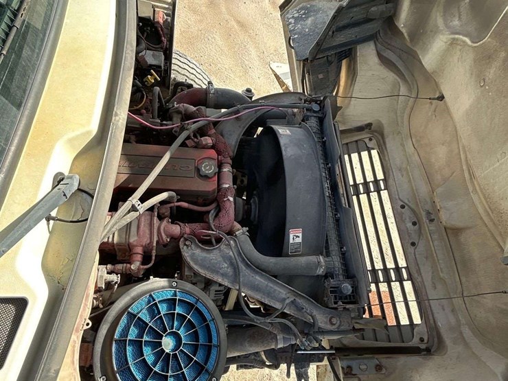 2014-freightliner-m2-106-image-7