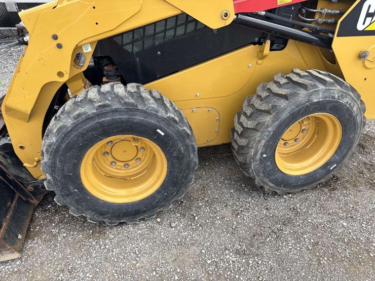 caterpillar-236d-image-10
