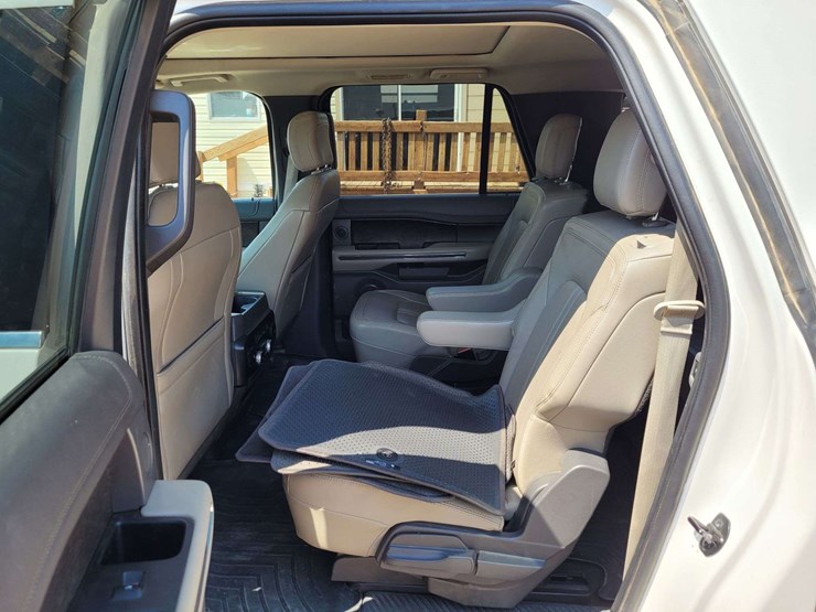 2019-ford-expedition-limited-image-10