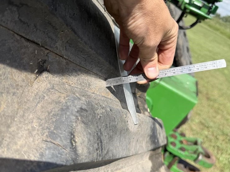 2017-john-deere-9570rx-image-43