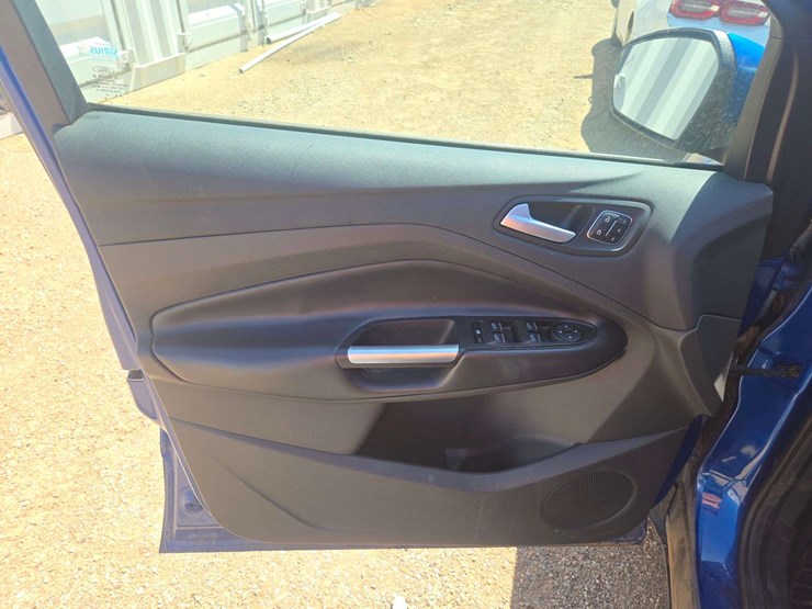 2017-ford-escape-image-8