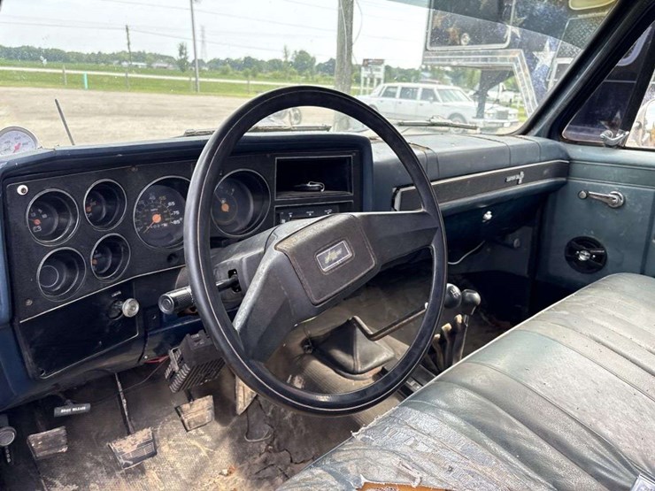 1986-chevrolet-custom-deluxe-20-image-17