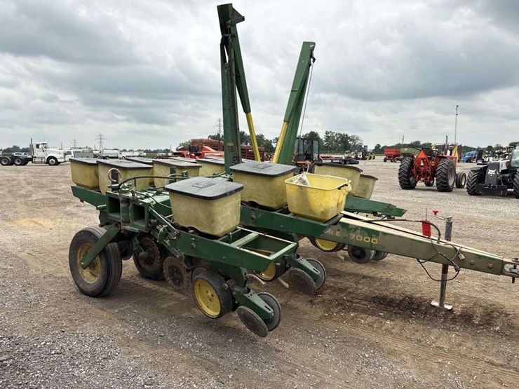 john-deere-8-image-5