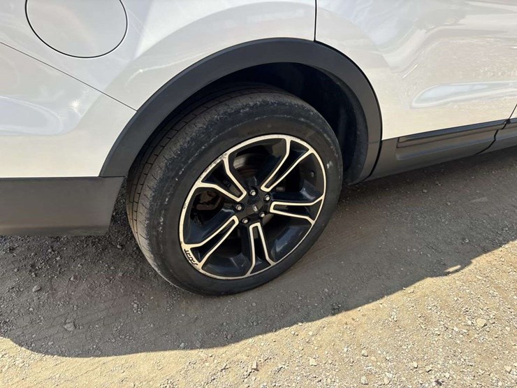 2014-ford-explorer-image-8