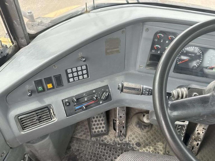 volvo-a25e-image-25
