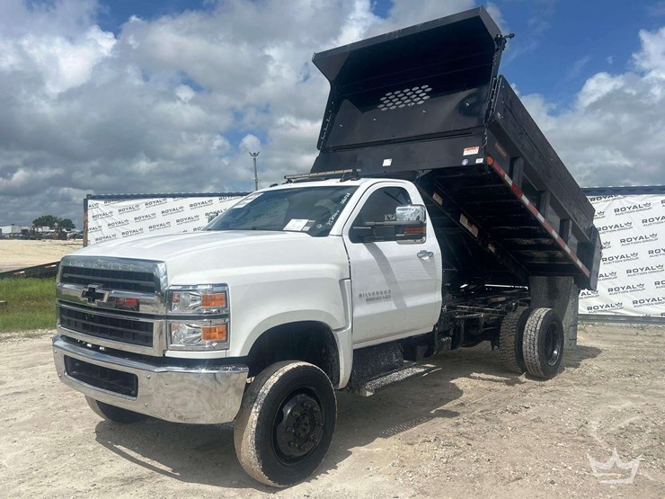 2024-chevrolet-silverado-6500hd-image-1