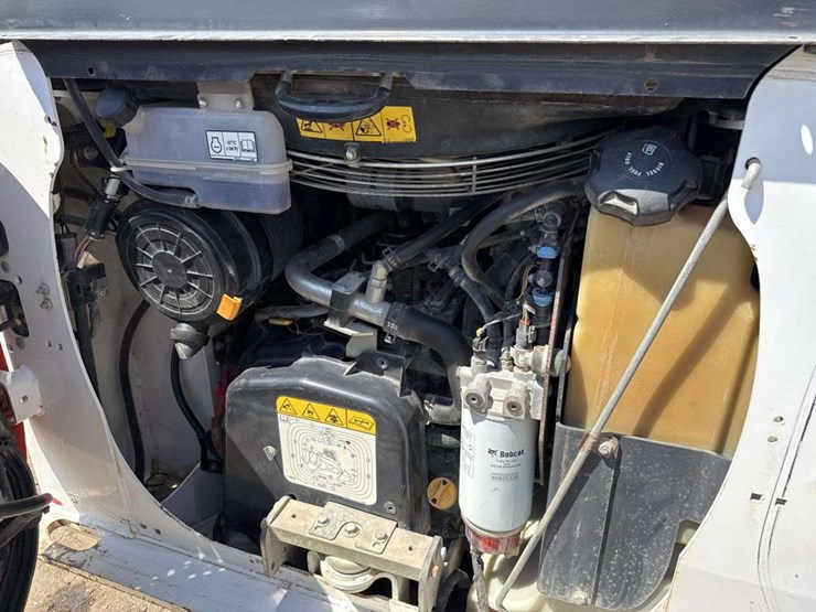 2021-bobcat-t62-image-12