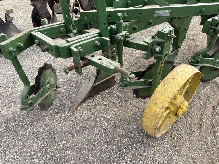 john-deere-813-image-3