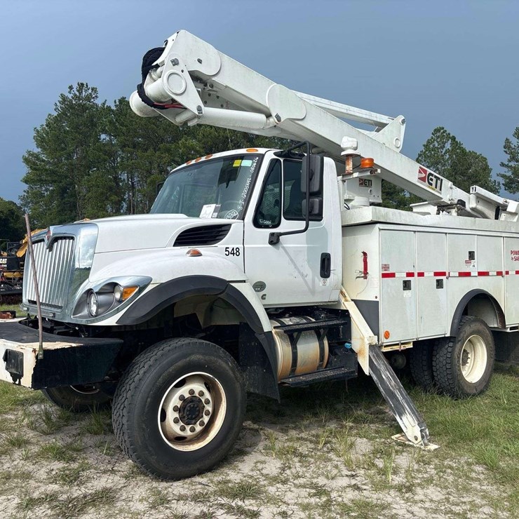 2019 INTERNATIONAL WORKSTAR 7300