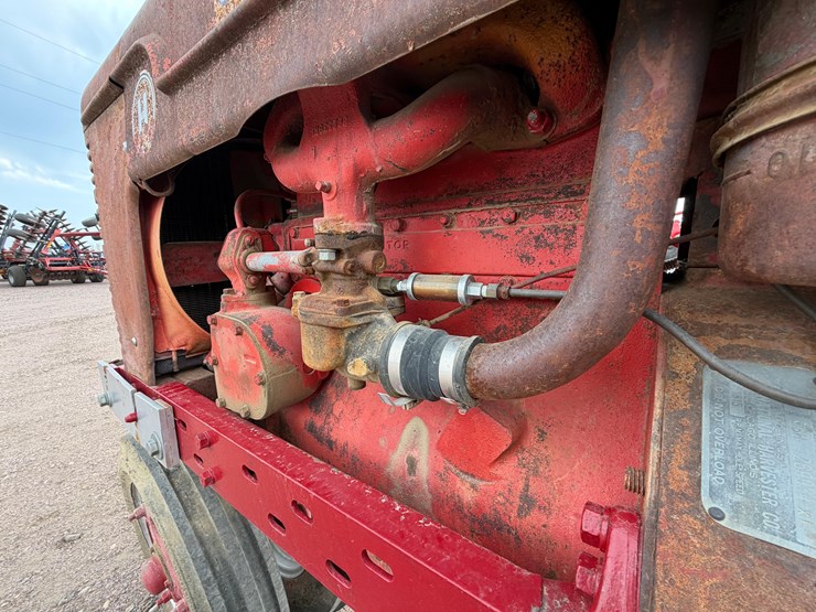 1948-ihc-farmall-h-tractor-image-13